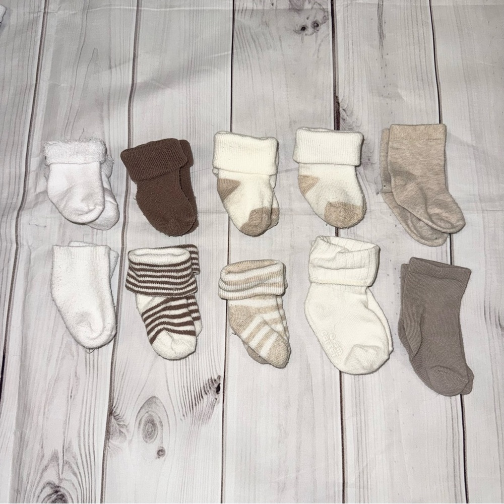Neutral Baby Sock Set - Size 0-3 Months